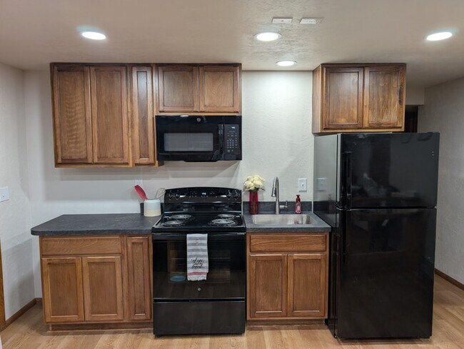Building Photo - 330 S 100 W