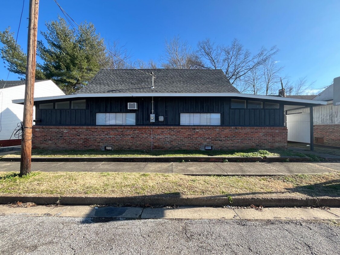 Primary Photo - 3 Bed 2 Bath House in Paducah