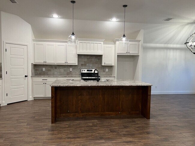 Foto del edificio - 121 Buckeye Dr., Weatherford, TX  76086