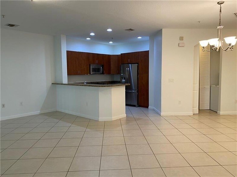 Foto principal - 2925 NW 126th Ave