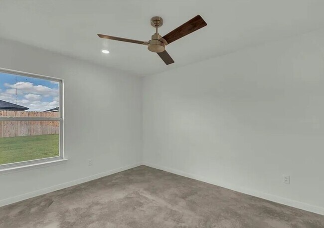 Foto del edificio - 901 Cherry Laurel Ln