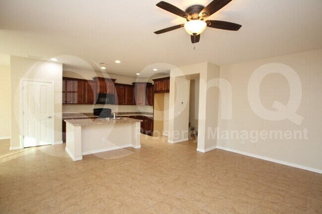 Foto del edificio - 1159 E Sourwood Dr