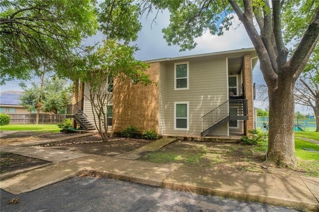 Building Photo - 10616 Mellow Meadow Dr