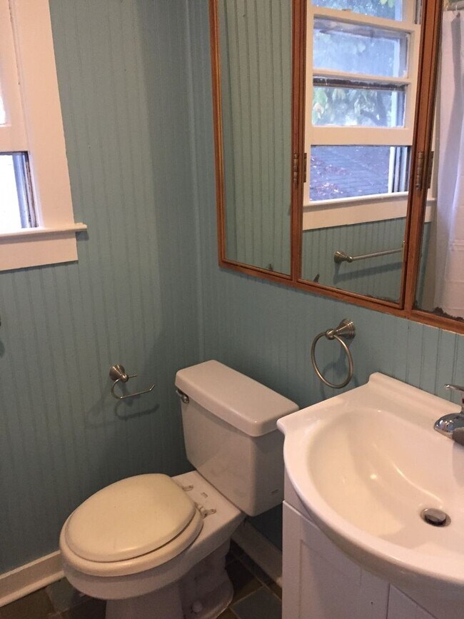 Foto del edificio - DOWNTOWN on Line St!