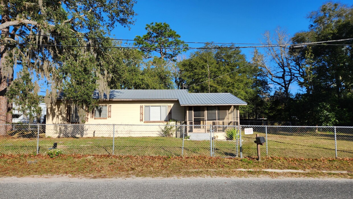 Primary Photo - 2510 Carr St