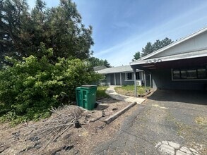 Building Photo - 1320 Summers Ln