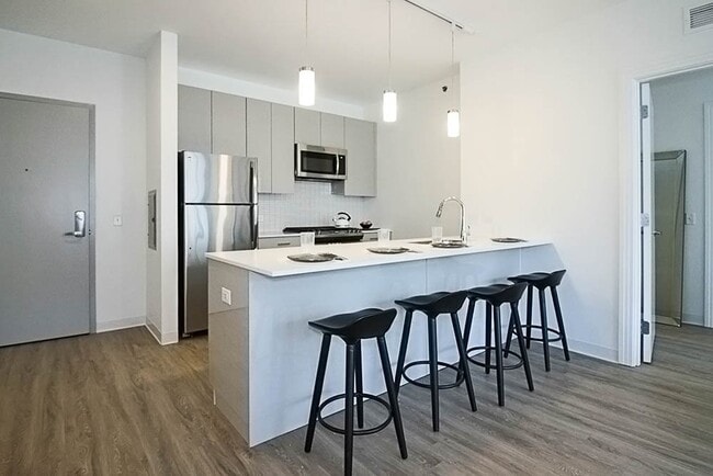 Foto del edificio - 796 W Van Buren St
