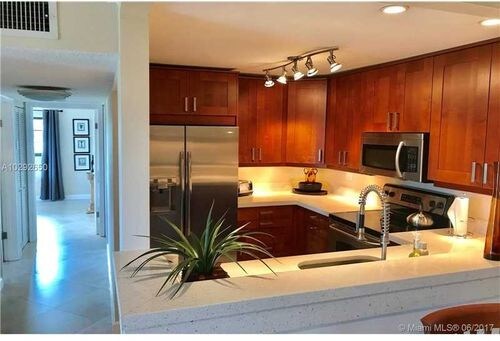 Foto del edificio - 2939 Indian Creek Dr