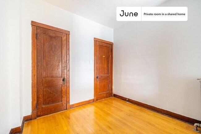 Foto del edificio - Room in Shared 3 bed/1 bath home