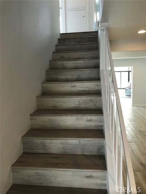 Building Photo - 331 Pomelo Ave
