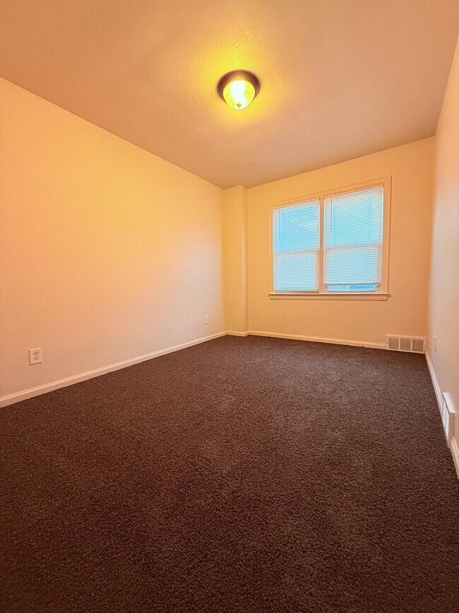 Foto del edificio - 9345 Rutherford St