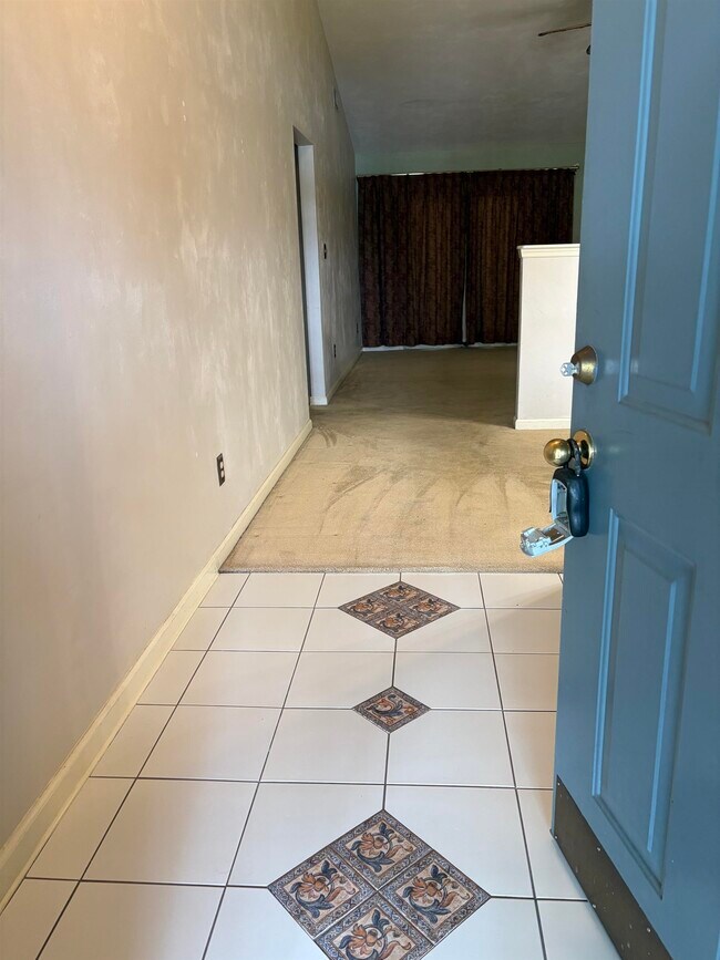 Building Photo - 460 Merlin Ct