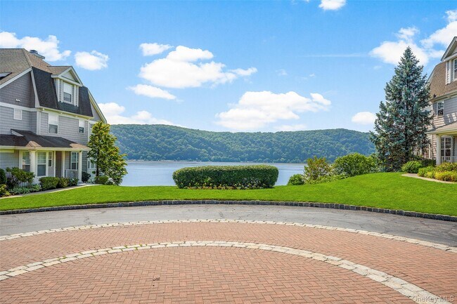 Foto del edificio - 402 Waterview Dr