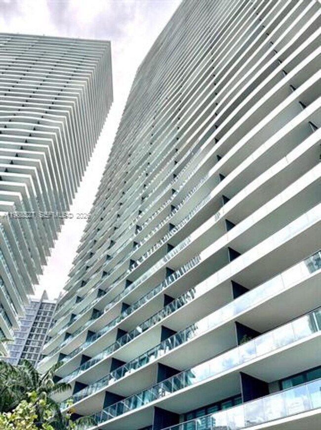 Building Photo - 650 NE 32nd St