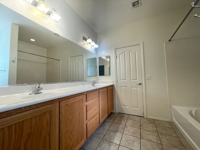 Building Photo - 9861 Iris Valley St