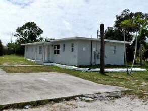 Building Photo - 1007 Avenue MUnit A Ave