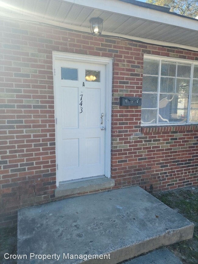 Building Photo - 2 br, 1 bath House - 743 A Shull Street