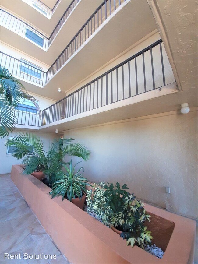 Building Photo - 18610 Gulf Blvd