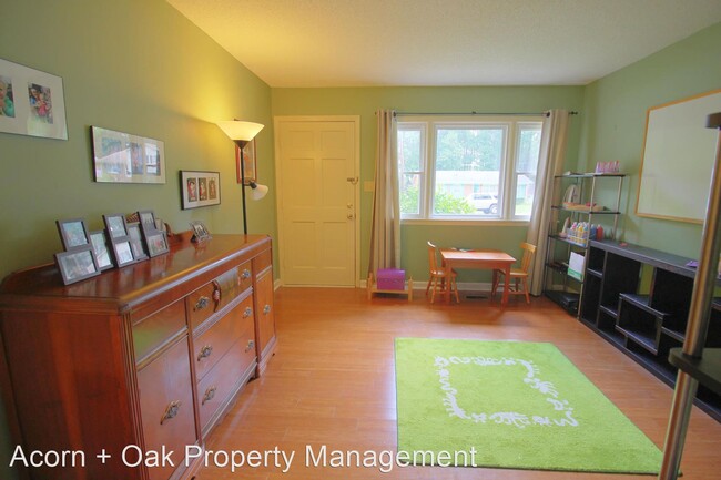 Building Photo - 3 br, 2 bath House - 2911 Omah St.