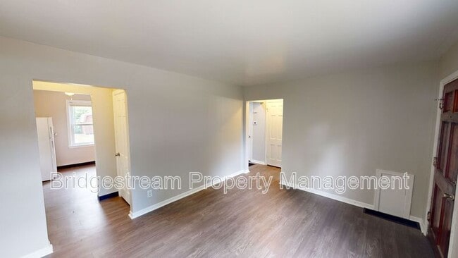 Building Photo - 807 Winston Dr