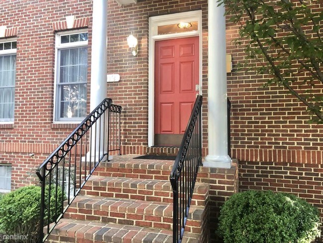 Foto del edificio - 5 br, 4.5 bath House - 5013 Washington Blvd