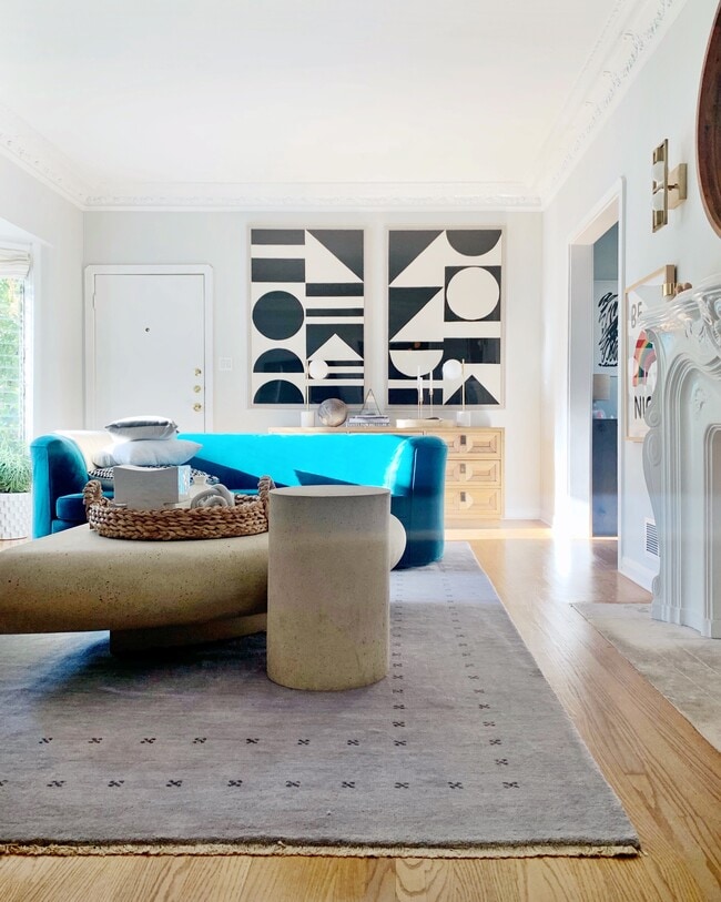 living room - 1234 N Crescent Heights Blvd