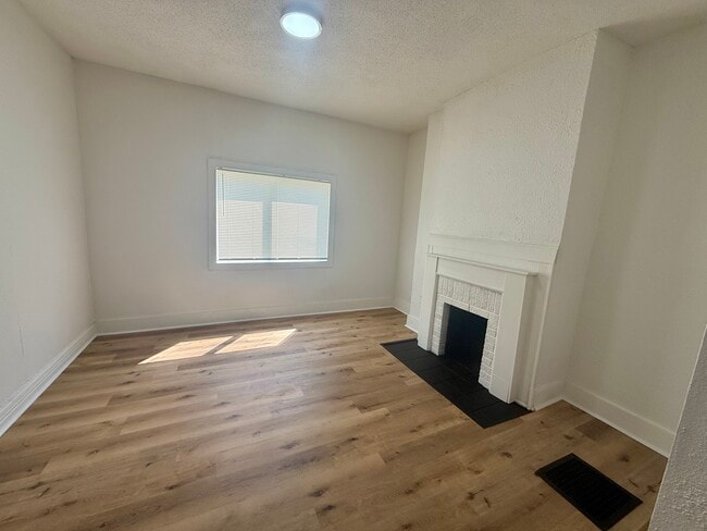 Building Photo - 125 Avondale Ave