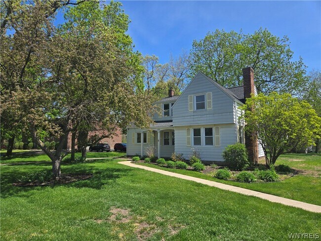 Foto del edificio - 4289 Harris Hill Rd