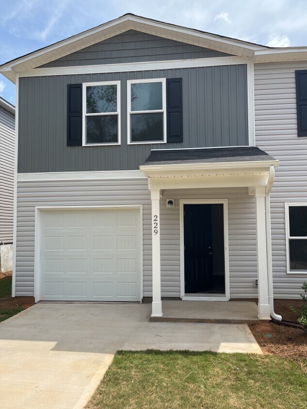 Foto principal - Brand New 4 Bedroom in Duncan