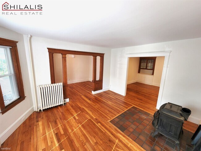 Building Photo - 2 br, 1 bath Duplex - 116 Appleton St 1