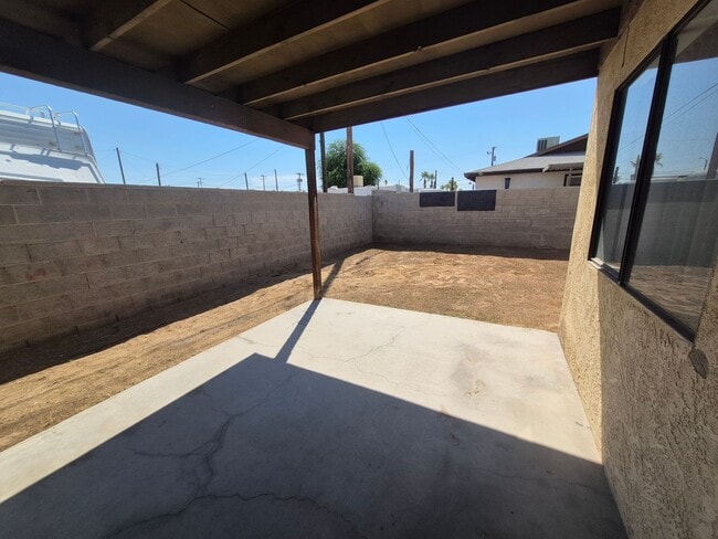 Building Photo - 2640 S Virginia Dr