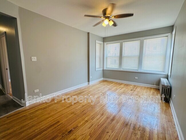 Building Photo - 644 N Mayfield Ave