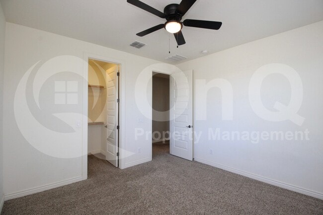 Building Photo - 4247 E Comstock Dr