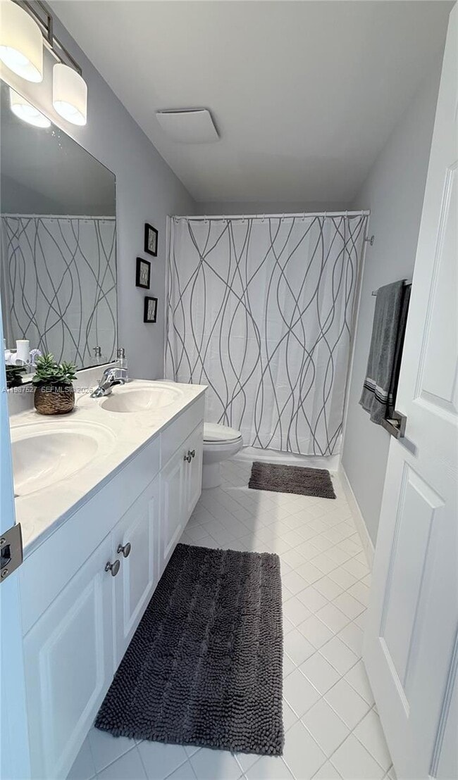 Foto del edificio - 1392 Canary Island Dr