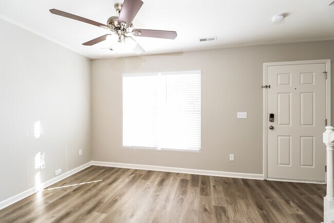 Foto del edificio - 6516 Lynmont Dr