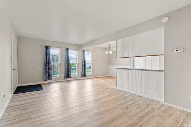 Foto del edificio - 5124 Woodmark Dr