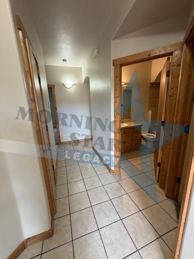 Building Photo - 3008 Escenico Ct