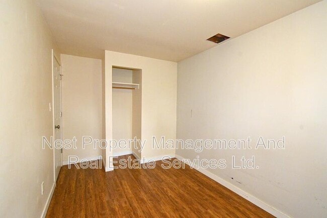 Building Photo - 2647 Oak St