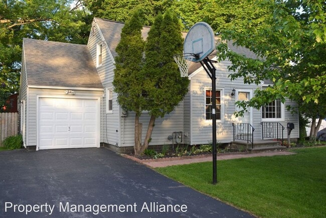 Building Photo - 3 br, 1.5 bath House - 109 Van Mara Drive