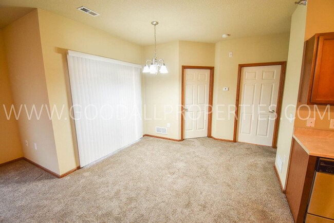 Foto del edificio - Two bedroom two bath condo.