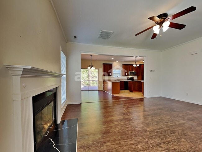 Building Photo - 103 Poplar Woods Dr