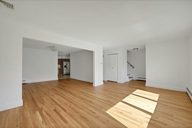 Foto del edificio - 2413 Hammett Ave