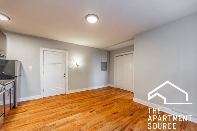 Foto del edificio - 4546 N Damen Ave