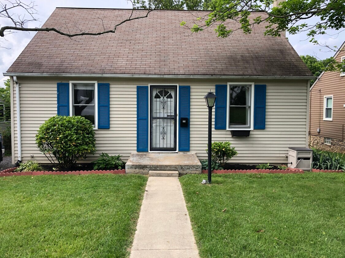 Front Exterior - 520 Shipley Rd