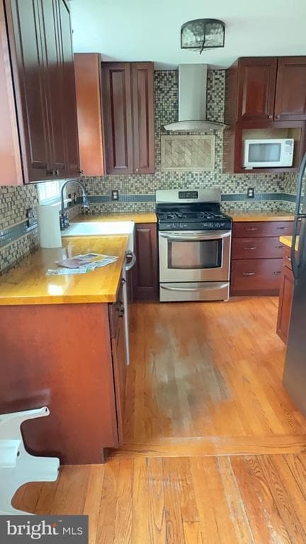 Foto del edificio - 4012 Woodland Dr