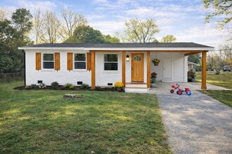 Building Photo - 4445 Vinson Ave
