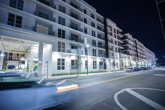 850 Living apartments — community photo - 850 Living