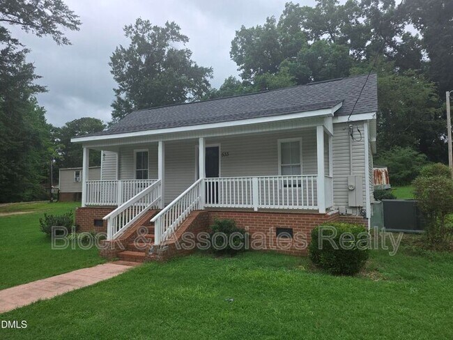 Foto del edificio - 533 E Nelson Ave