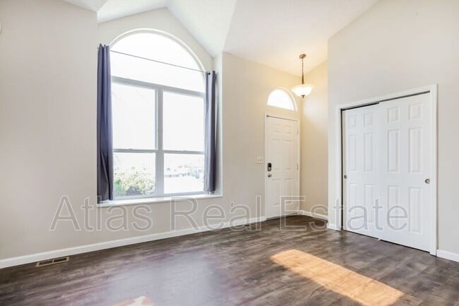 Building Photo - 8557 Apache Plume Dr