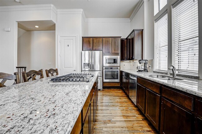 Building Photo - 9941 Woodwind Ln N